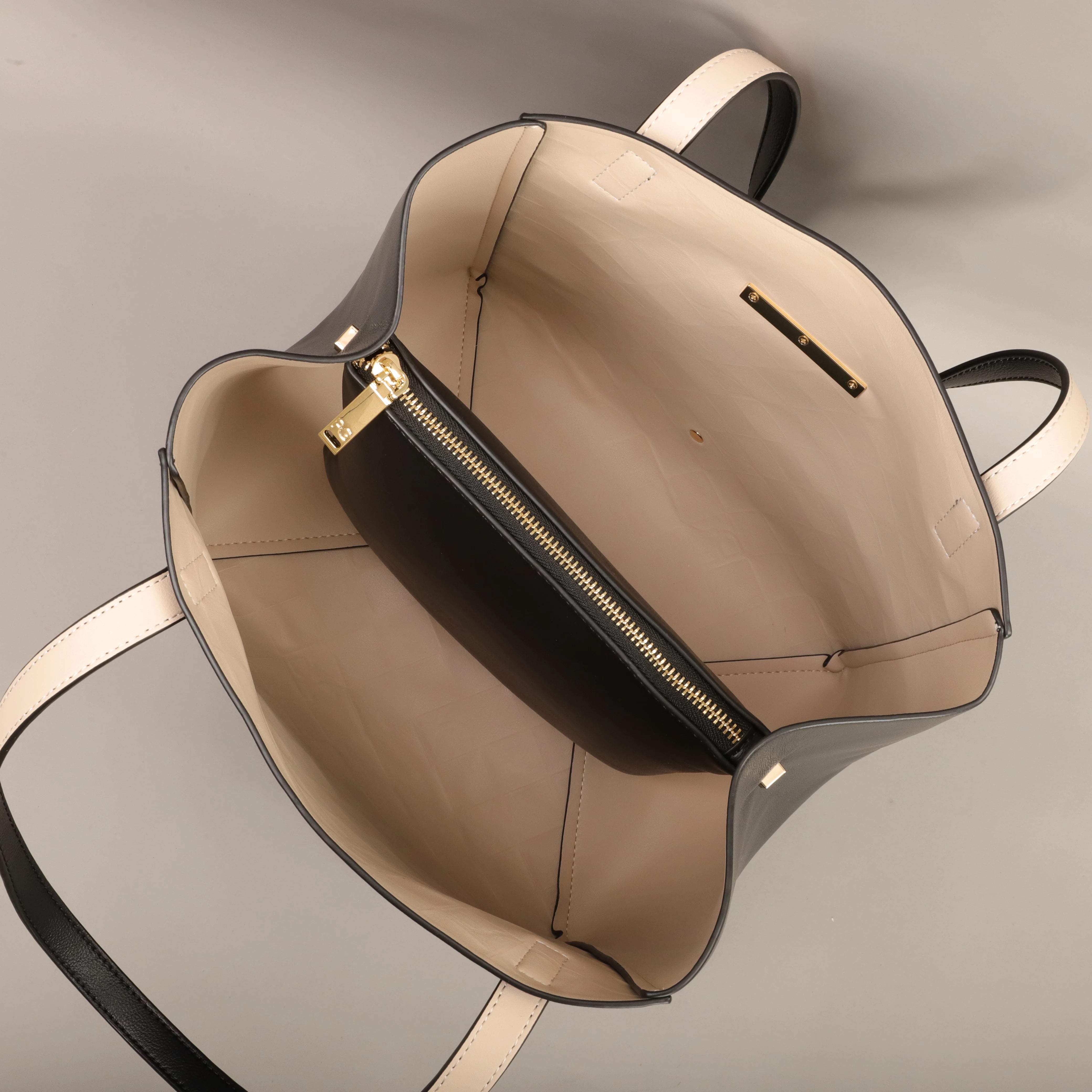 The Aria Shoulder Bag