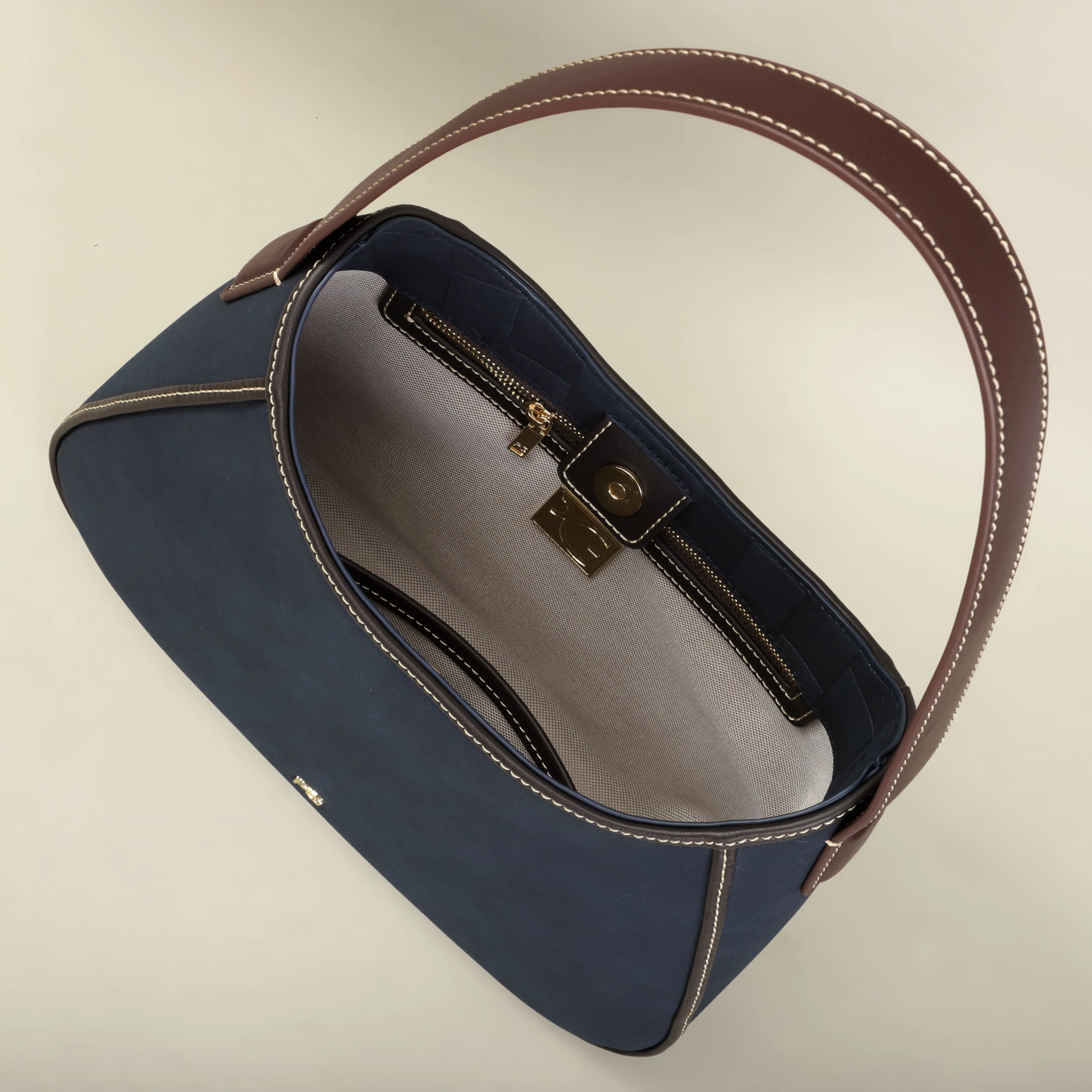 The Evora Crossbody