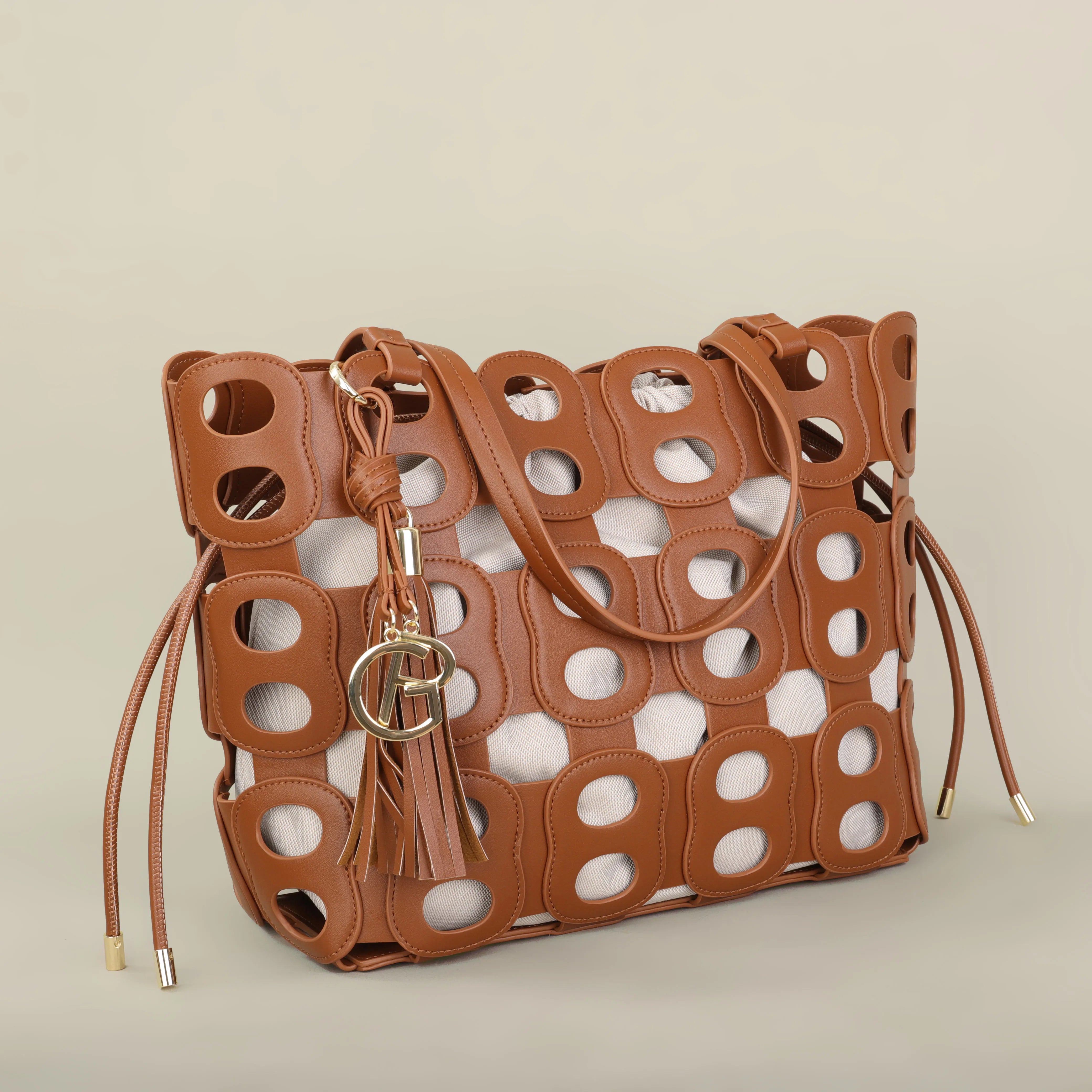 The Elara Shoulder Bag