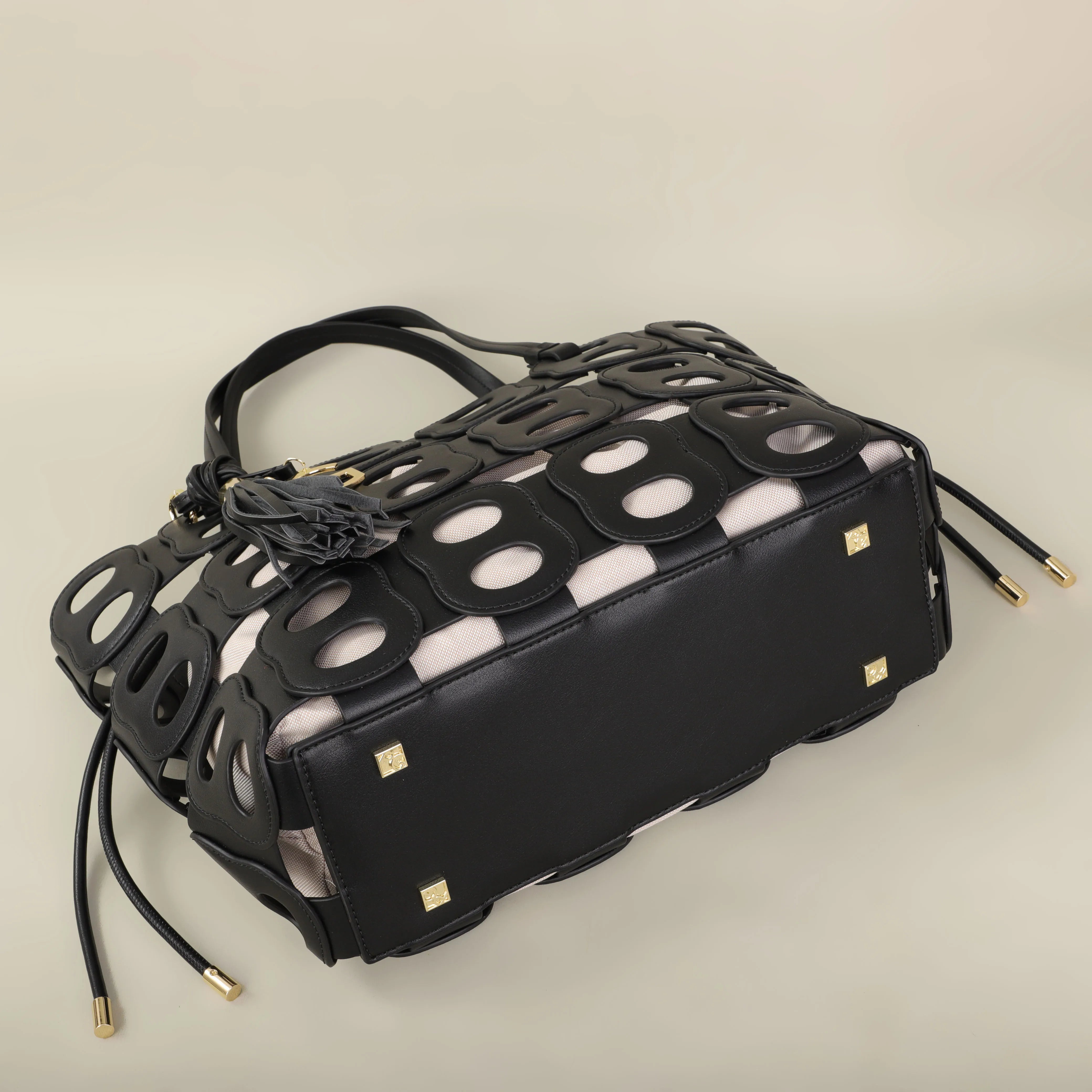 The Elara Shoulder Bag