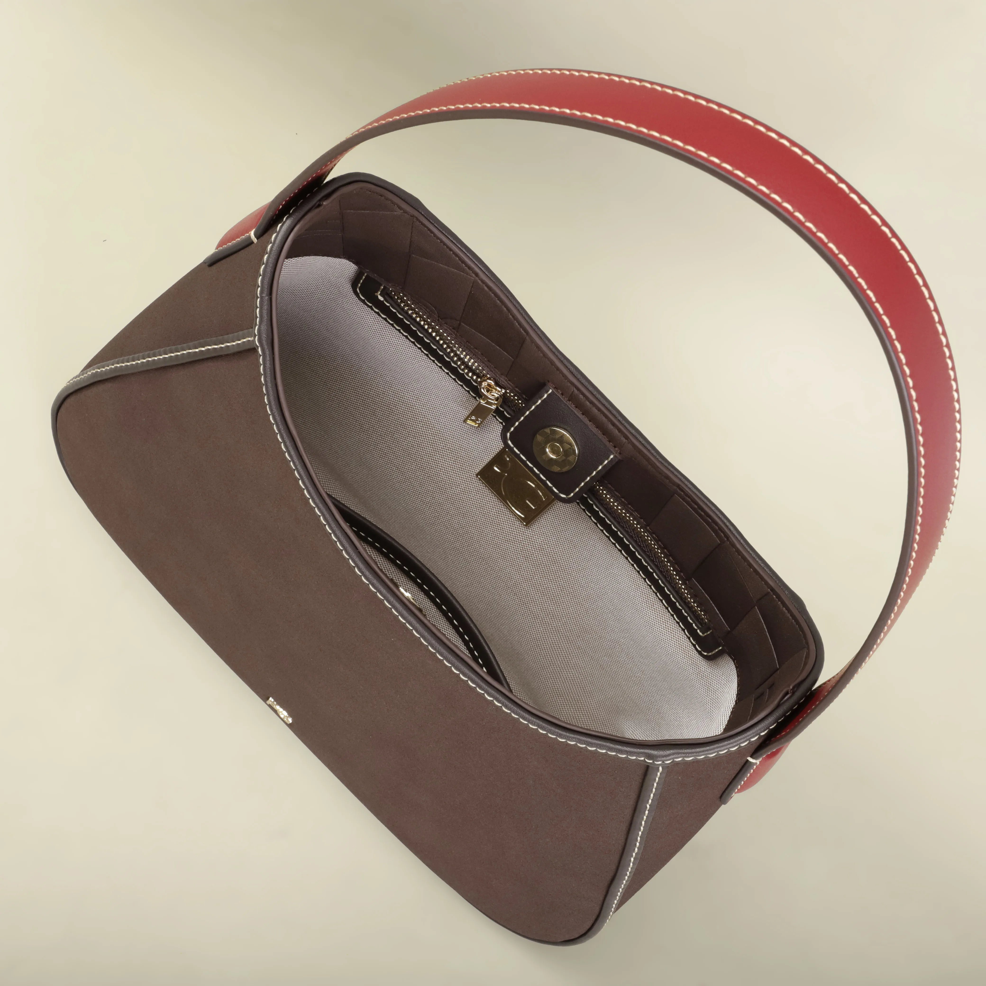 The Evora Crossbody