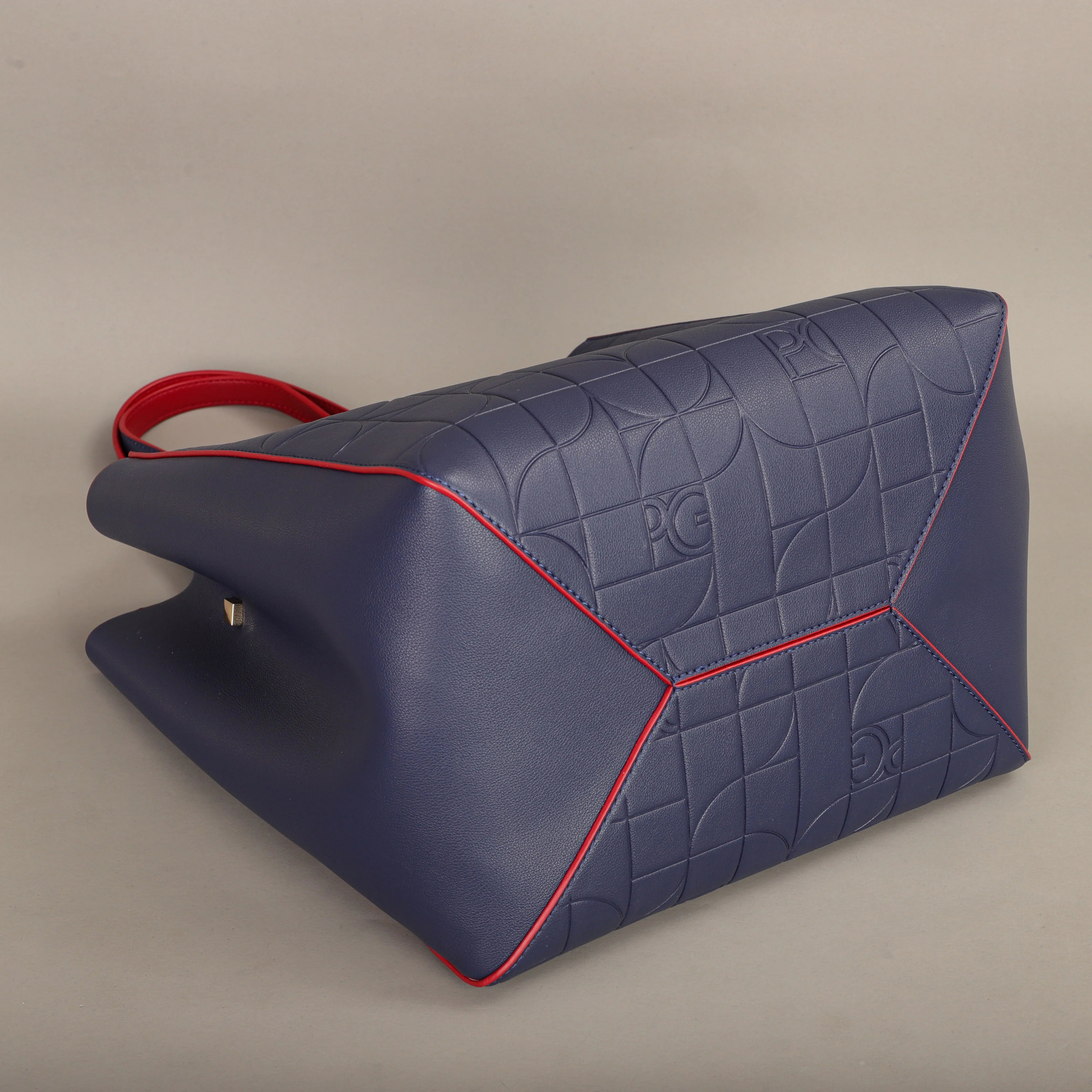 The Aria Shoulder Bag