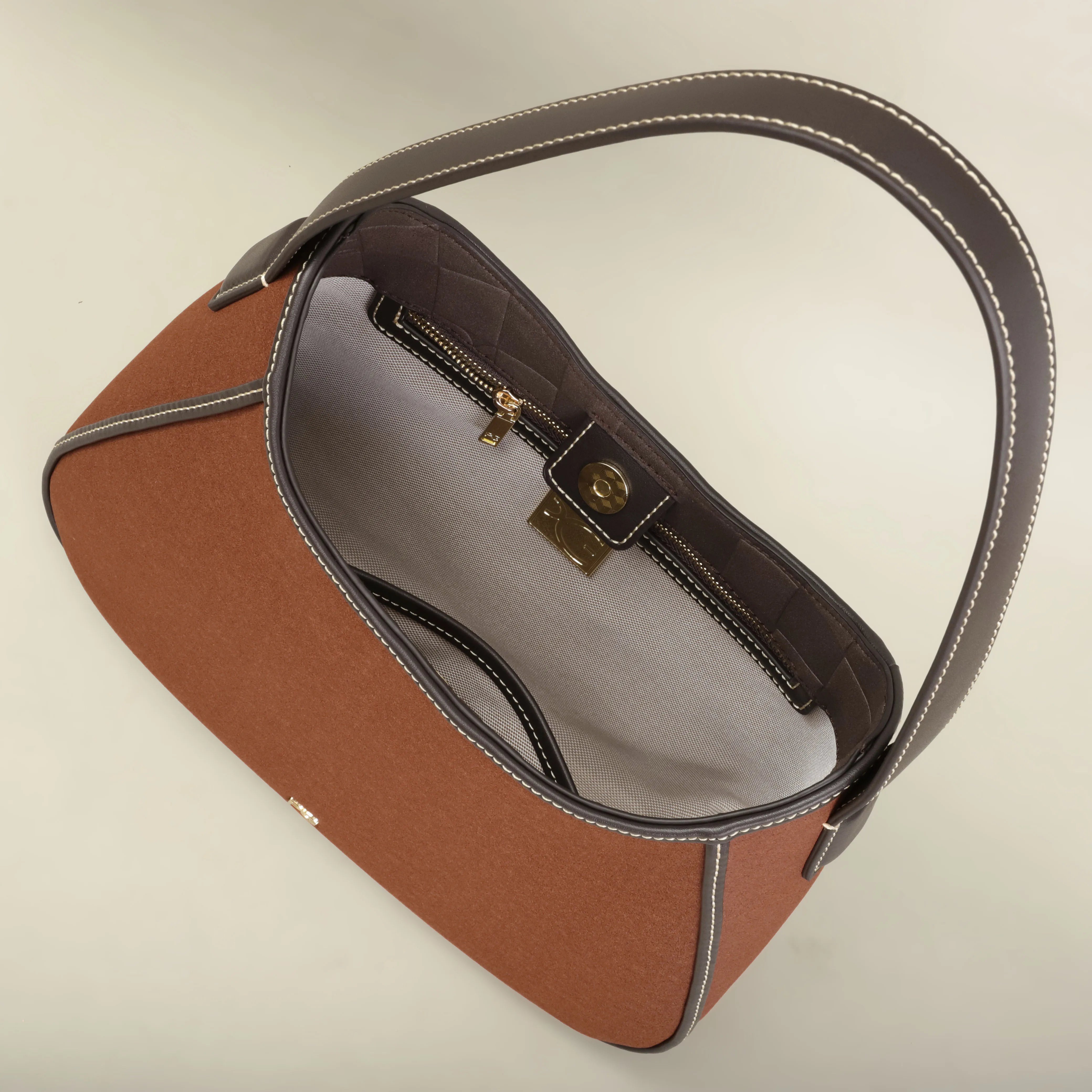 The Evora Crossbody